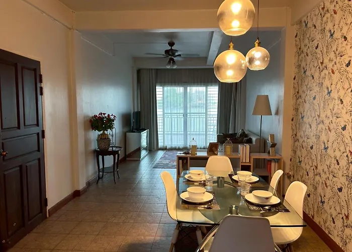 บ้านริมน้ำ Bann Rim Num Habitación en casa particular