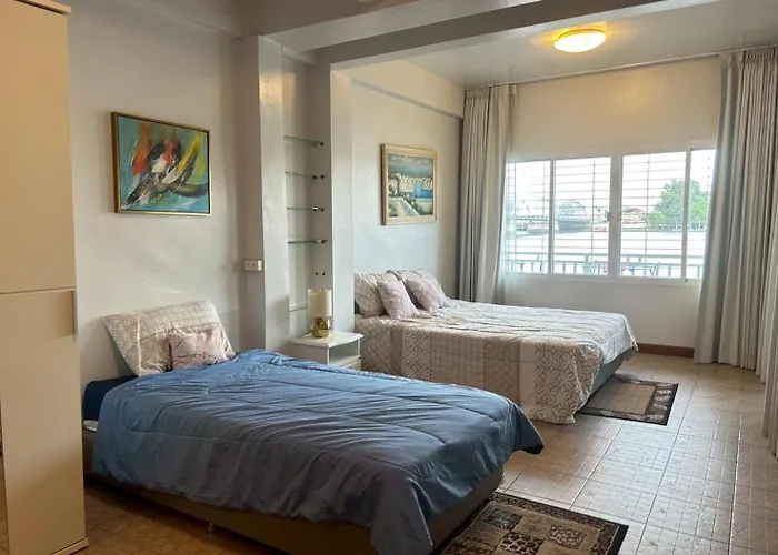 บ้านริมน้ำ Bann Rim Num Habitación en casa particular *